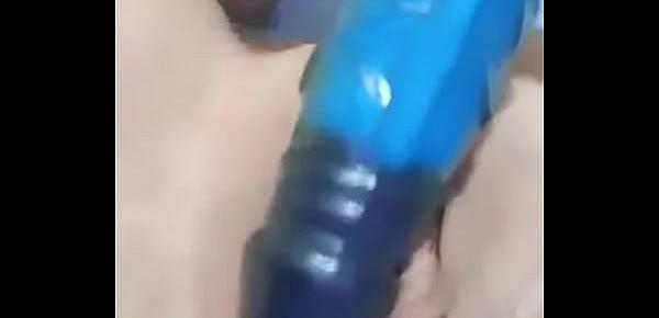  Making her pussy Squirt